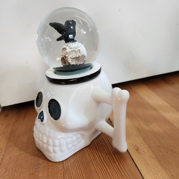 ☠️Skull Mug with Snowglobe Topper Coffee Mug Halloween Decor - Picture 6 of 8